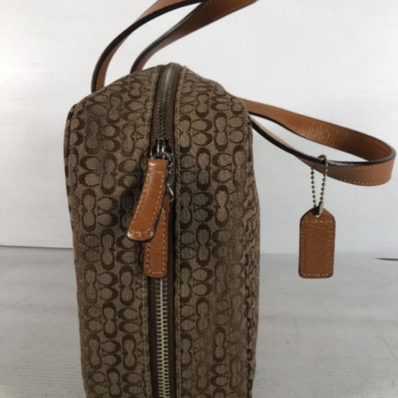 Coach Signature Travel Make-up/Toiletry bag - Picture 3 of 8